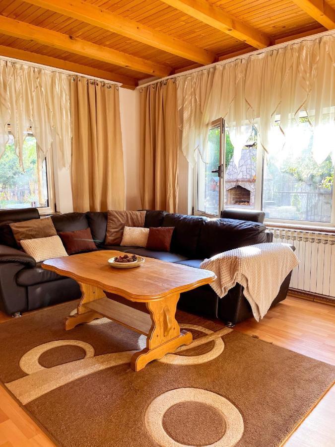 Adella Apartment Sarajevo Ngoại thất bức ảnh