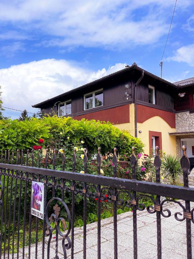 Adella Apartment Sarajevo Ngoại thất bức ảnh